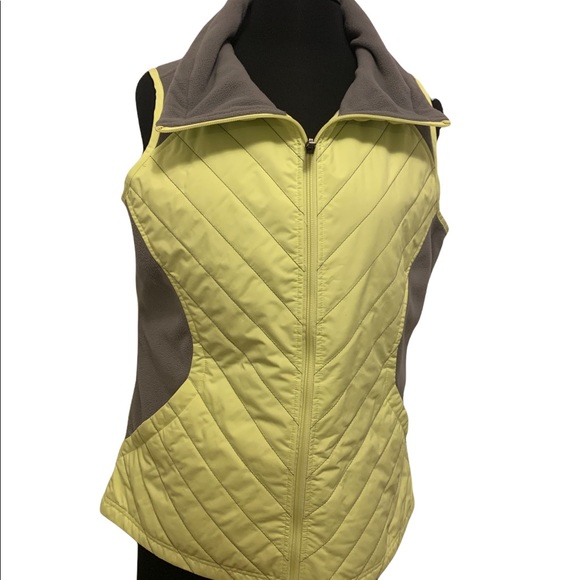5 for $30. Columbia Vest - Picture 8 of 12